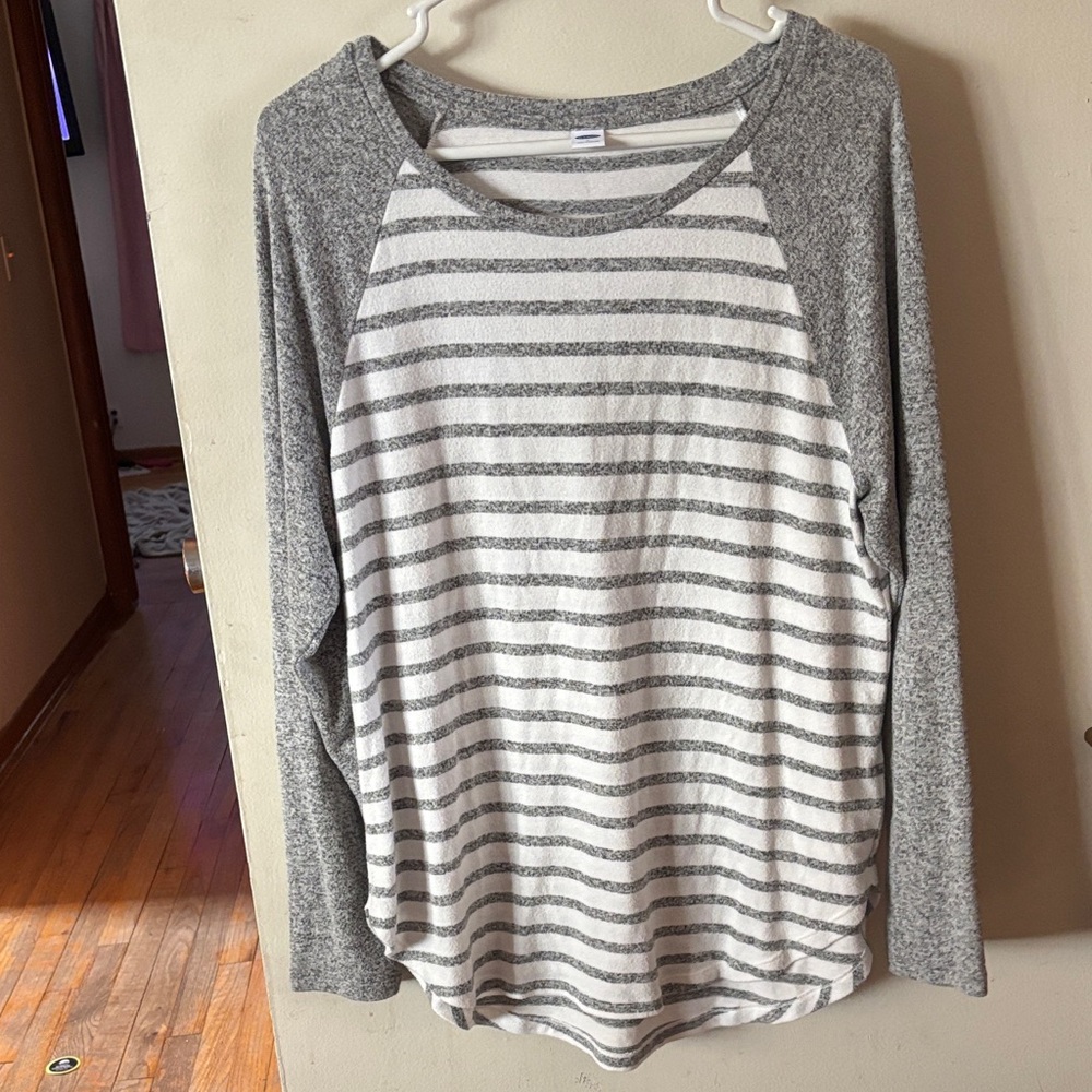 Old Navy Gray and White Striped Long Sleeve Top
